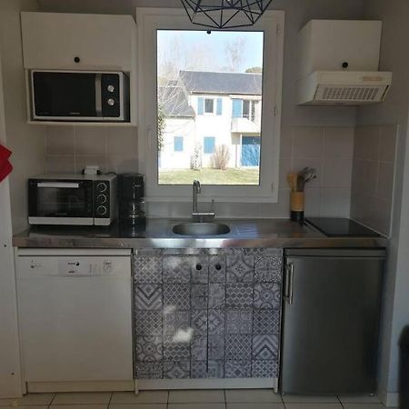 Appartement Calme Et Propre Le Goelia Saint-Geniez-dʼOlt Exteriör bild